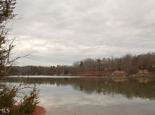 202 N Lakeside Dr, Fair Play, SC 29643