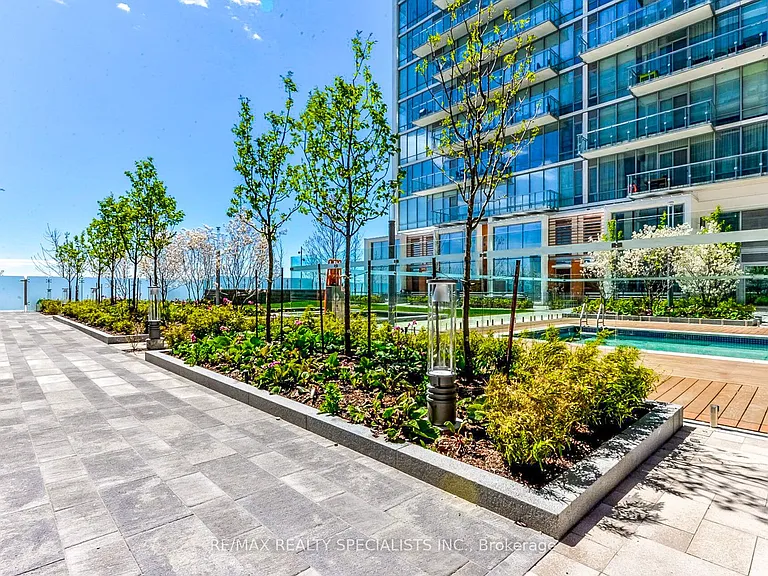 29 Queens Quay E #1118 — Photo 37