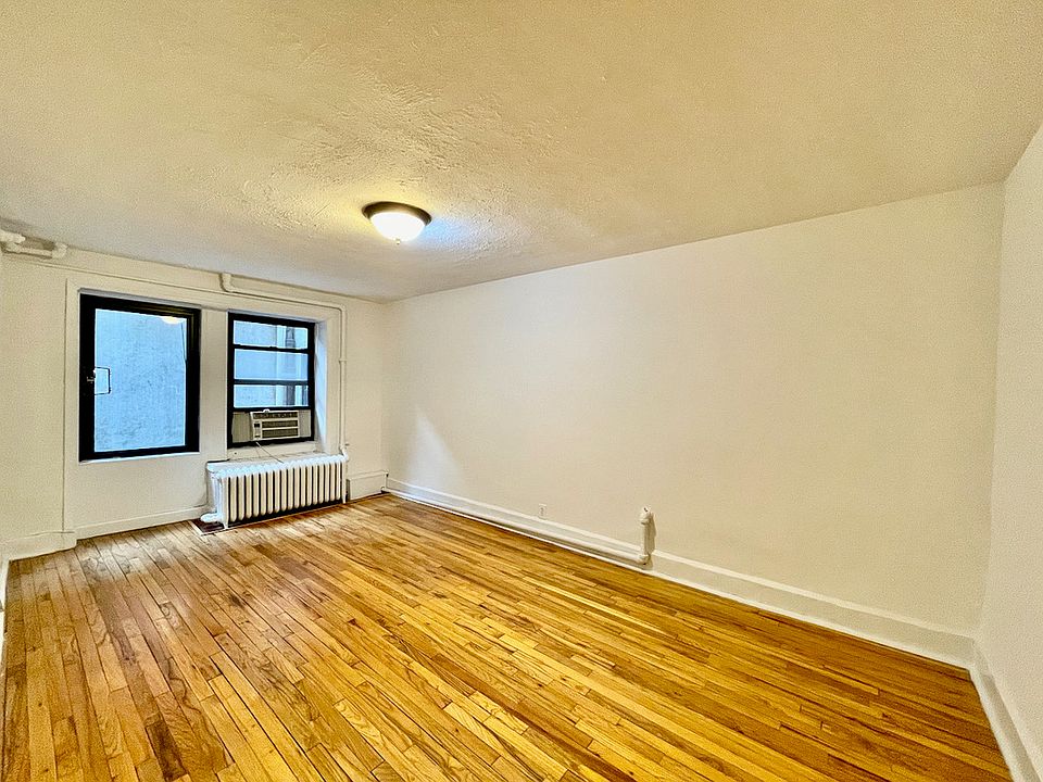 1st image of 210 E 31st St APT 1B