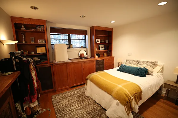 Rented by Compass | media 7