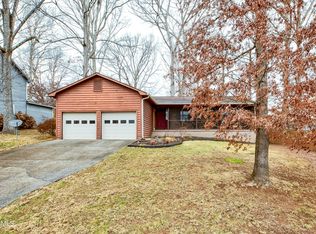 836 Tree Trunk Rd, Knoxville, TN 37934