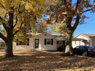 1907 Forest St, Carthage, MO 64836