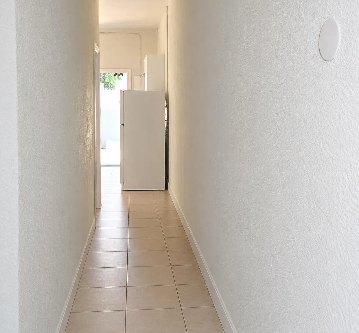 2 bed, 1.0 bath, 1196 sqft, $1,600 — Photo 4