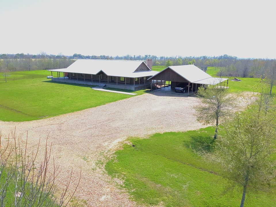 Log Home - 2560 sq. ft heated & cooled, 7860 sq. ft. under roof
3 BR, 2 1/2 Bath with an office