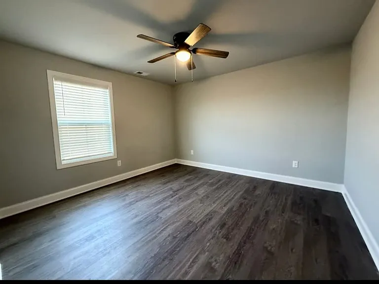 207 Palmer Ct — Photo 9