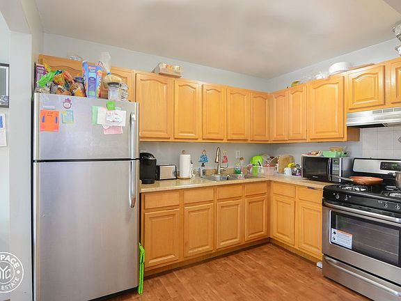 2nd image of 440 Midwood St APT 1
