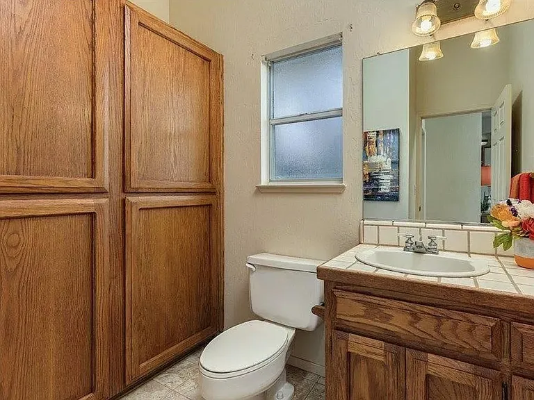 856 Victorian Park Dr — Photo 15