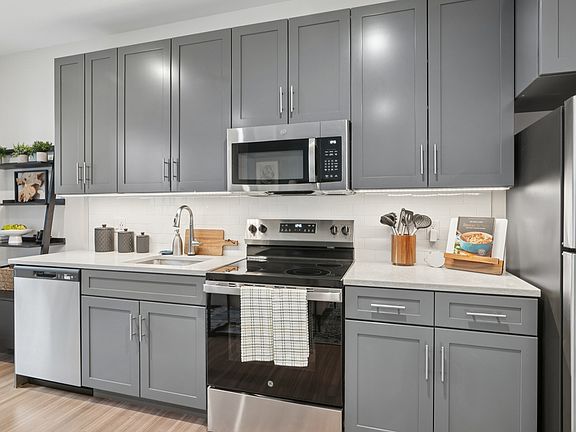 2nd image of 533 Main St #3012