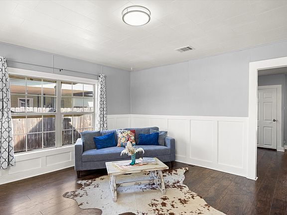 4th image of 1175 N Paddock St