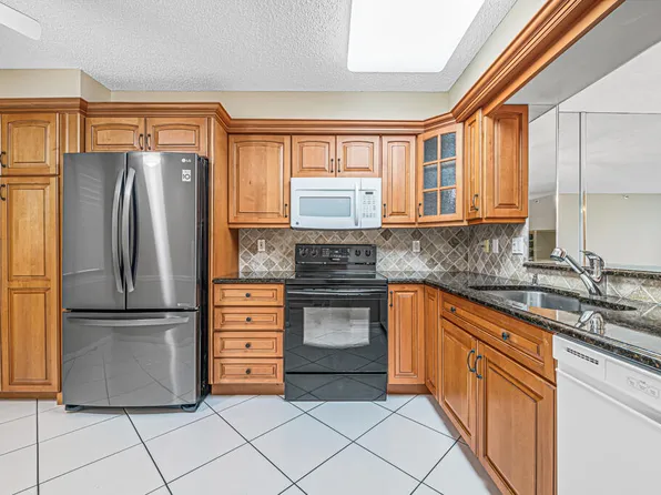14112 Huntington Pointe Drive #208, Delray Beach, FL 33484