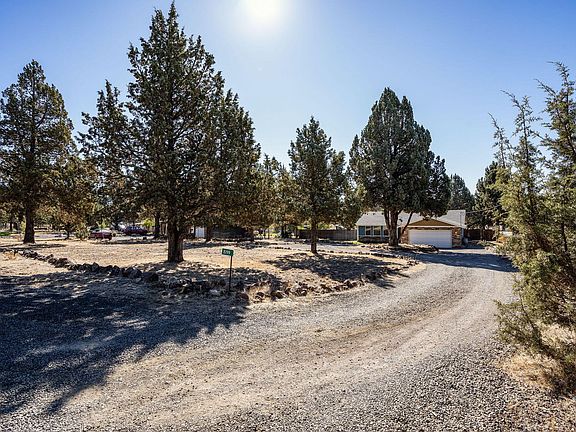 4th image of 8199 SW Crater Loop Rd