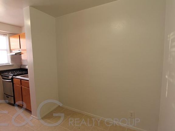 4th image of 18311 Hillside Ave APT 3L