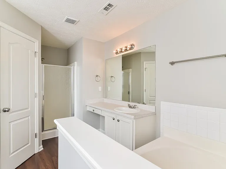 5160 Towne Park Dr — Photo 13