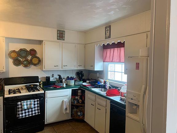 2nd image of 609 Forest Ave