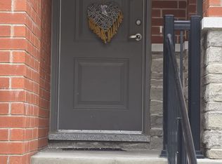 230 Lagerfeld Dr #11, Brampton, ON L7A 3Z1