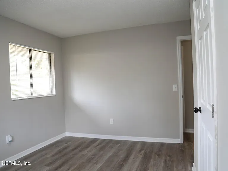 114 Roberts Blvd — Photo 5