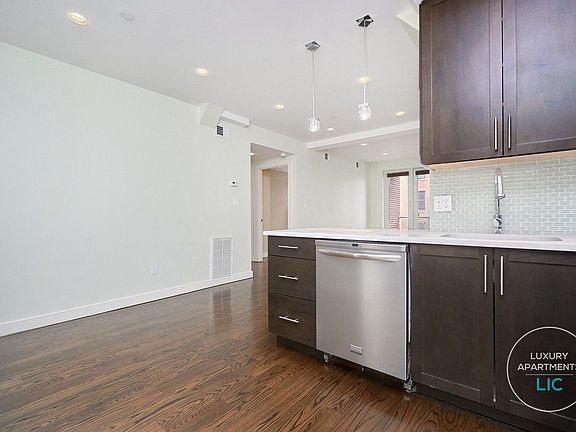 3rd image of 2704 Hoyt Ave S APT 3C