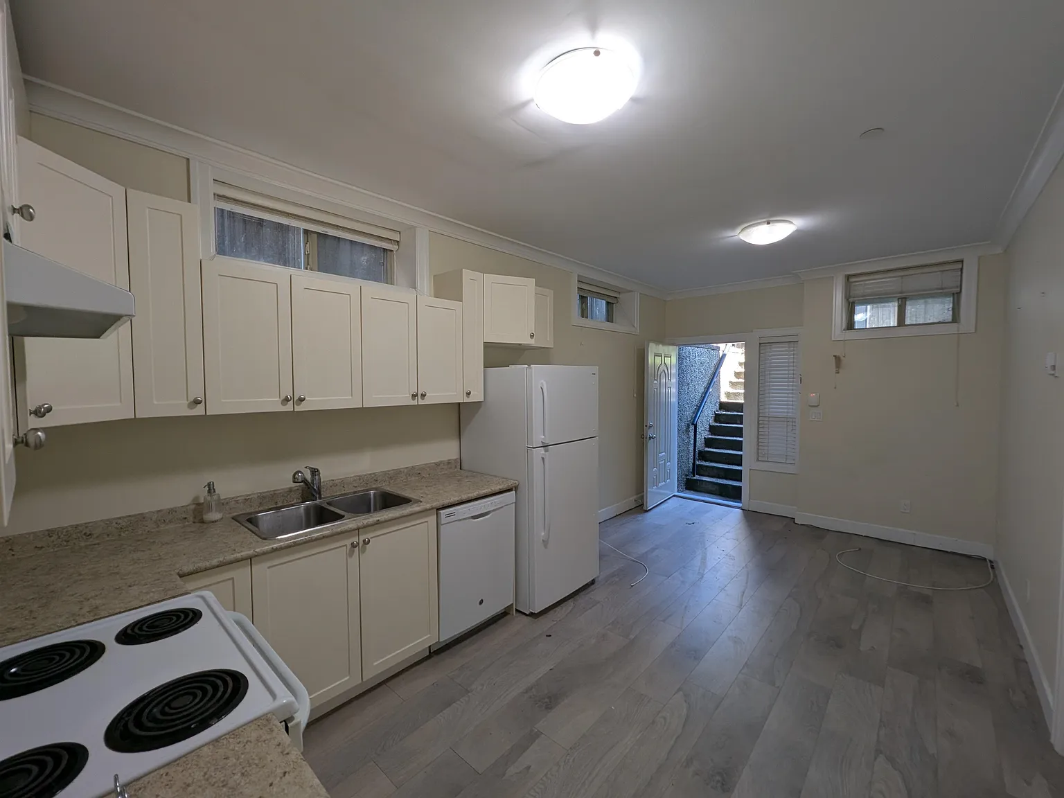 2 bed, 700 sqft, $1,700 — Photo 3