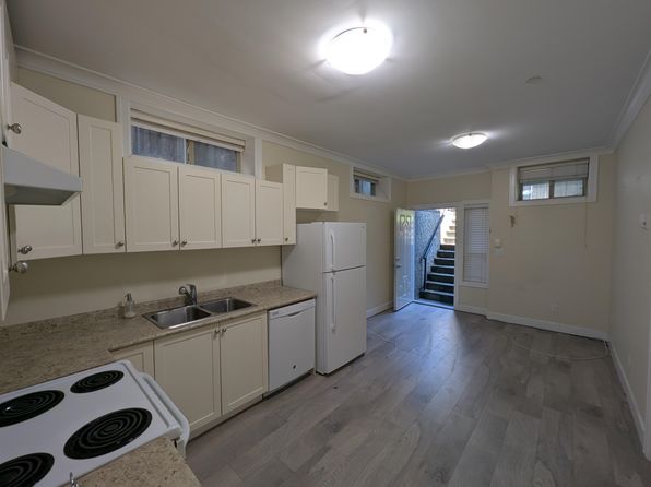 2 bedroom rental in Vancouver — photo 3