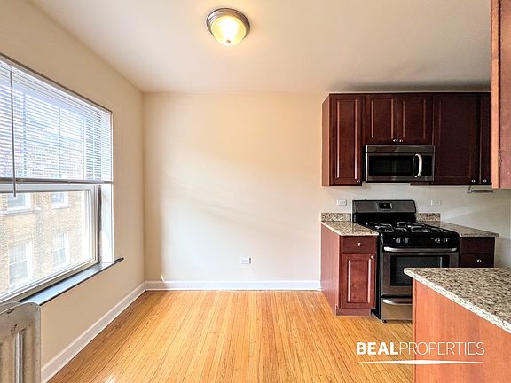 4th image of 2102 W Ainslie St #W3