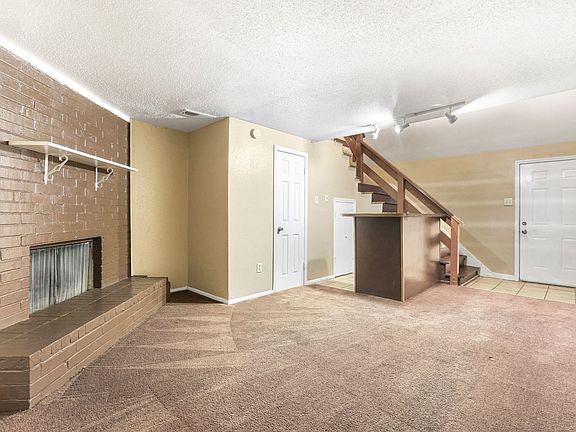 4th image of 913 W Monterey Ct APT C