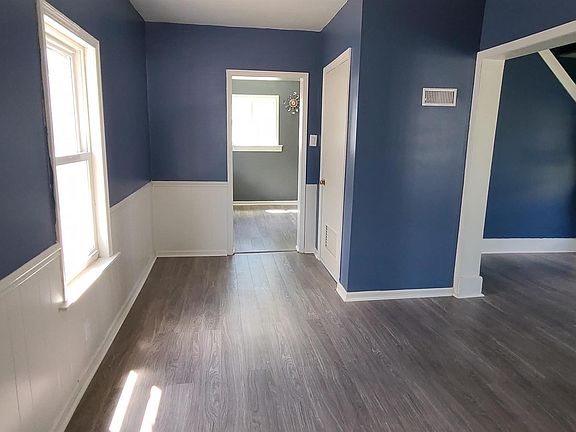 3rd image of 1611 Holmes St