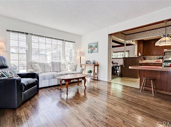 4th image of 4818 Greenmeadows Ave