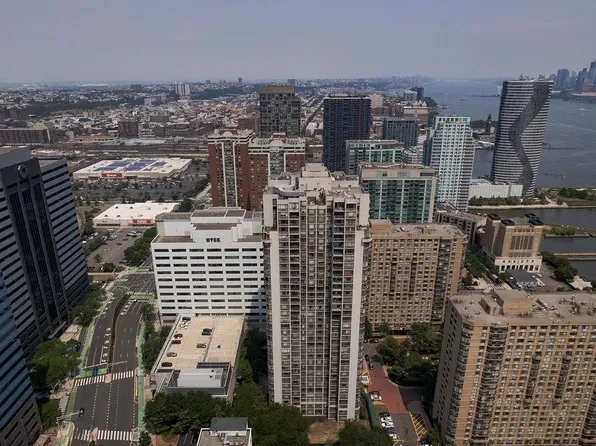 45 River Dr South image 36 of 49