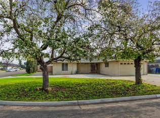 1121 Kadota Ave, Madera, CA 93638