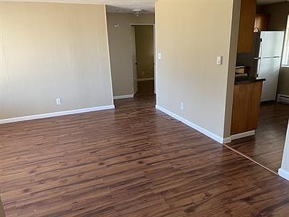 2nd image of 504-506 E Elma Ave