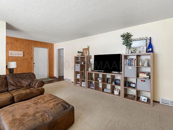 4th image of 1518 10th Ave S