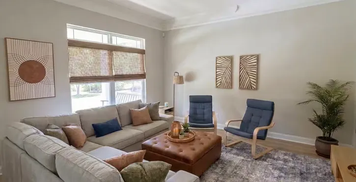 4 bed, 1954 sqft, $4,600 — Photo 3