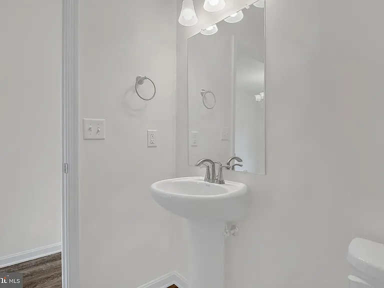 406 Valor Way — Photo 11