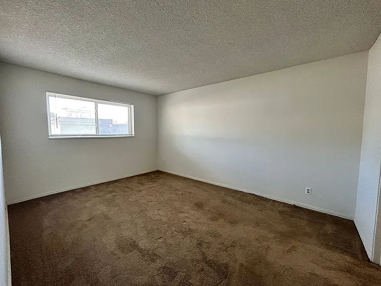140 E Highline Cir #108 — Photo 24