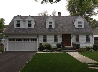 29 Wedgewood Rd, Newton, MA 02465