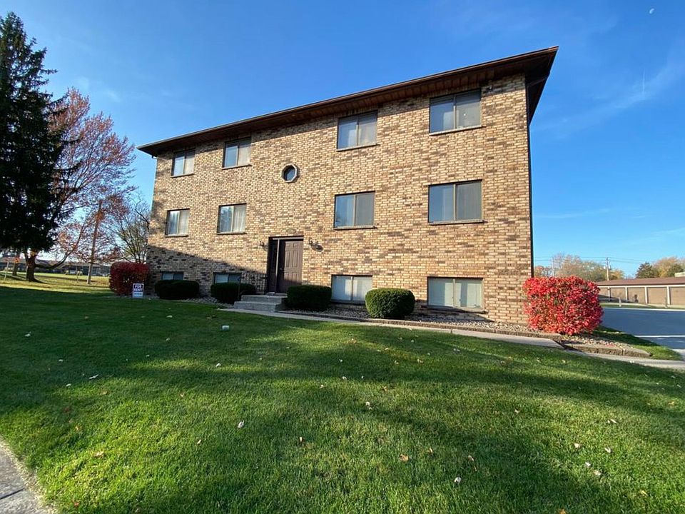 1st image of 1106 8th Street Ct #3