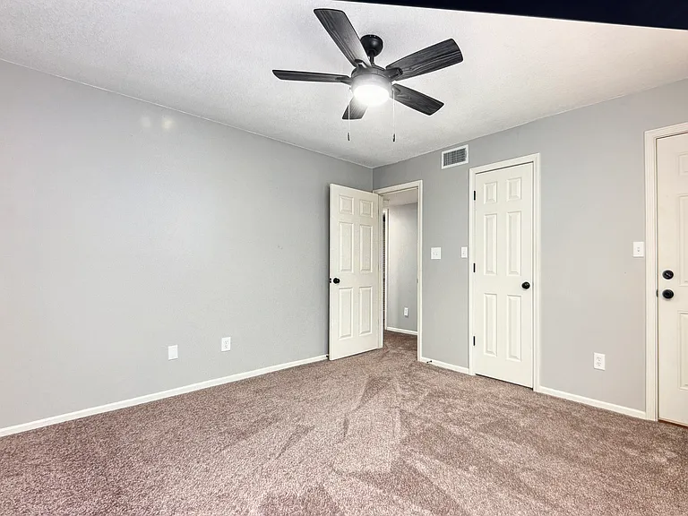8789 W 106th Ter — Photo 5