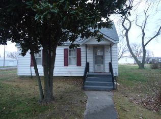 602 Park Ave, Ina, IL 62846