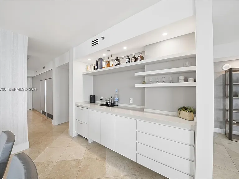 5801 Collins Ave #700 — Photo 5