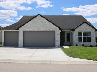 826 N Speyside Cir, Andover, KS 67002