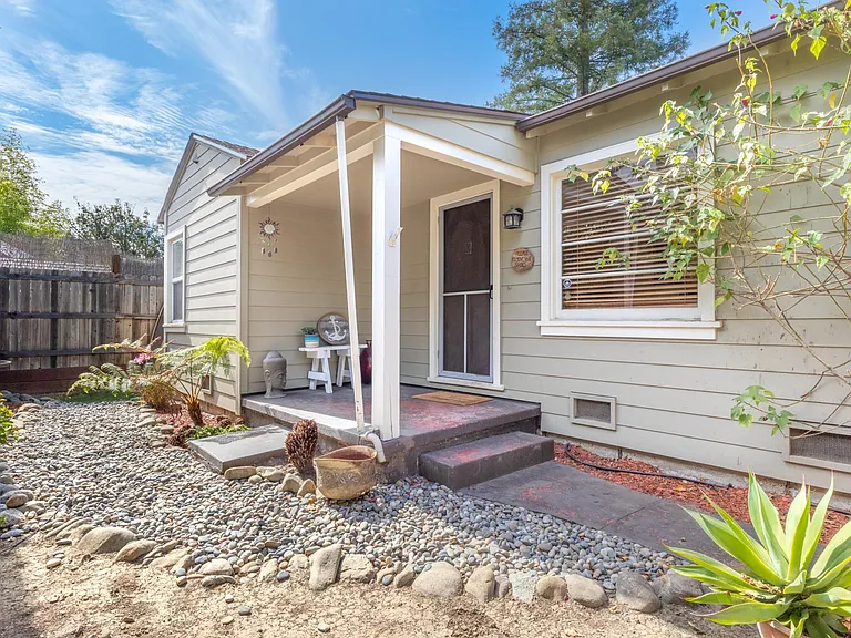334 San Juan Ave — Photo 31