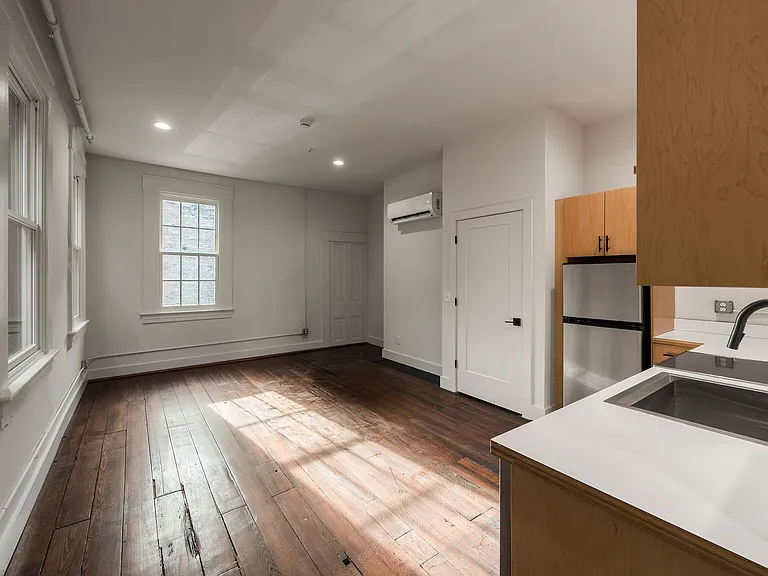 129-131 W Elder St — Photo 6