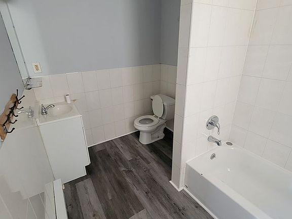 5th image of 1431 W Tioga St #4