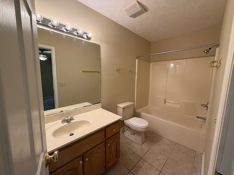 147 Harmon Dr #G — Photo 10