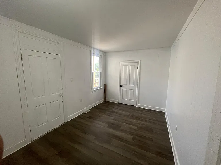 414 N Front St — Photo 8