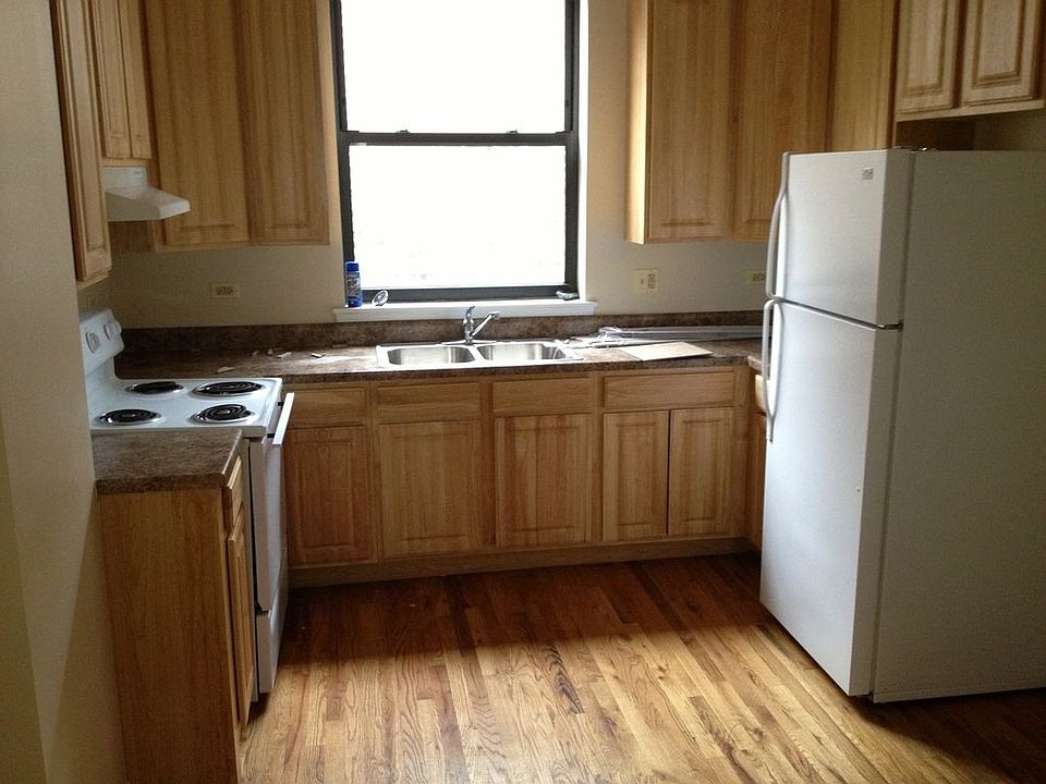 2nd image of 5600 S Michigan Ave #56002