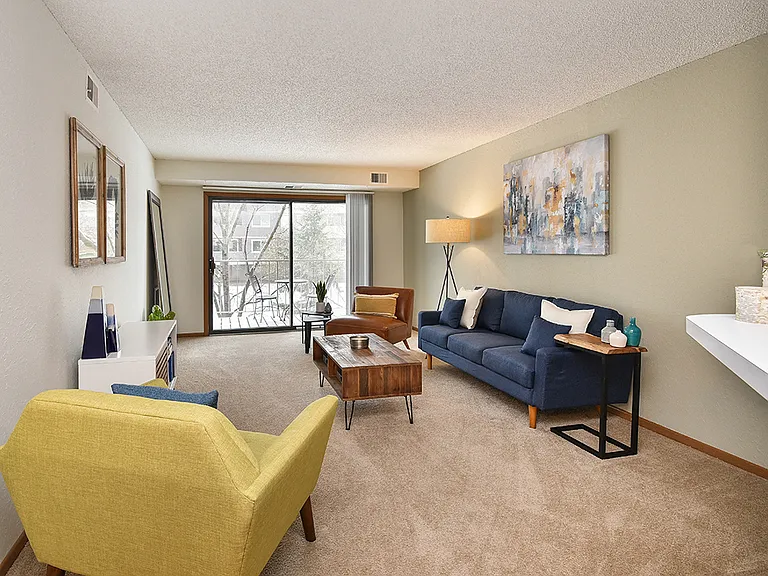 Westwind Apartments — Photo 14