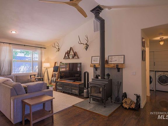 4th image of 1021 Cherry Hill Dr