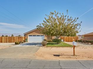 10887 Kiavan Rd, Apple Valley, CA 92308