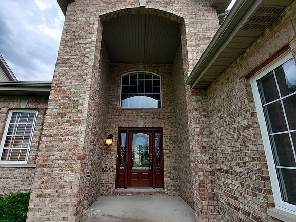 2nd image of 18038 Buckingham Dr